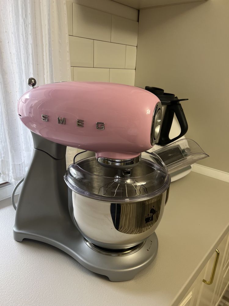 Robot Smeg Pink in garantie pana in 02.25