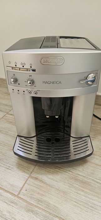 Кафе машина delonghi Magnifica