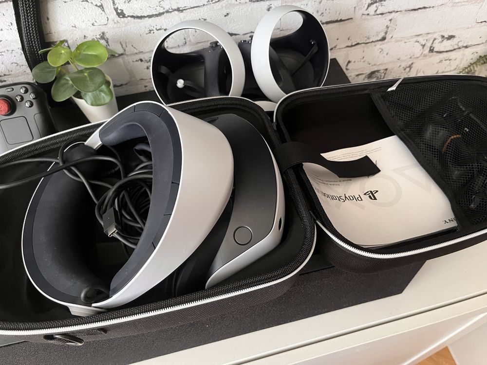 PlayStation VR2 с док и кейс