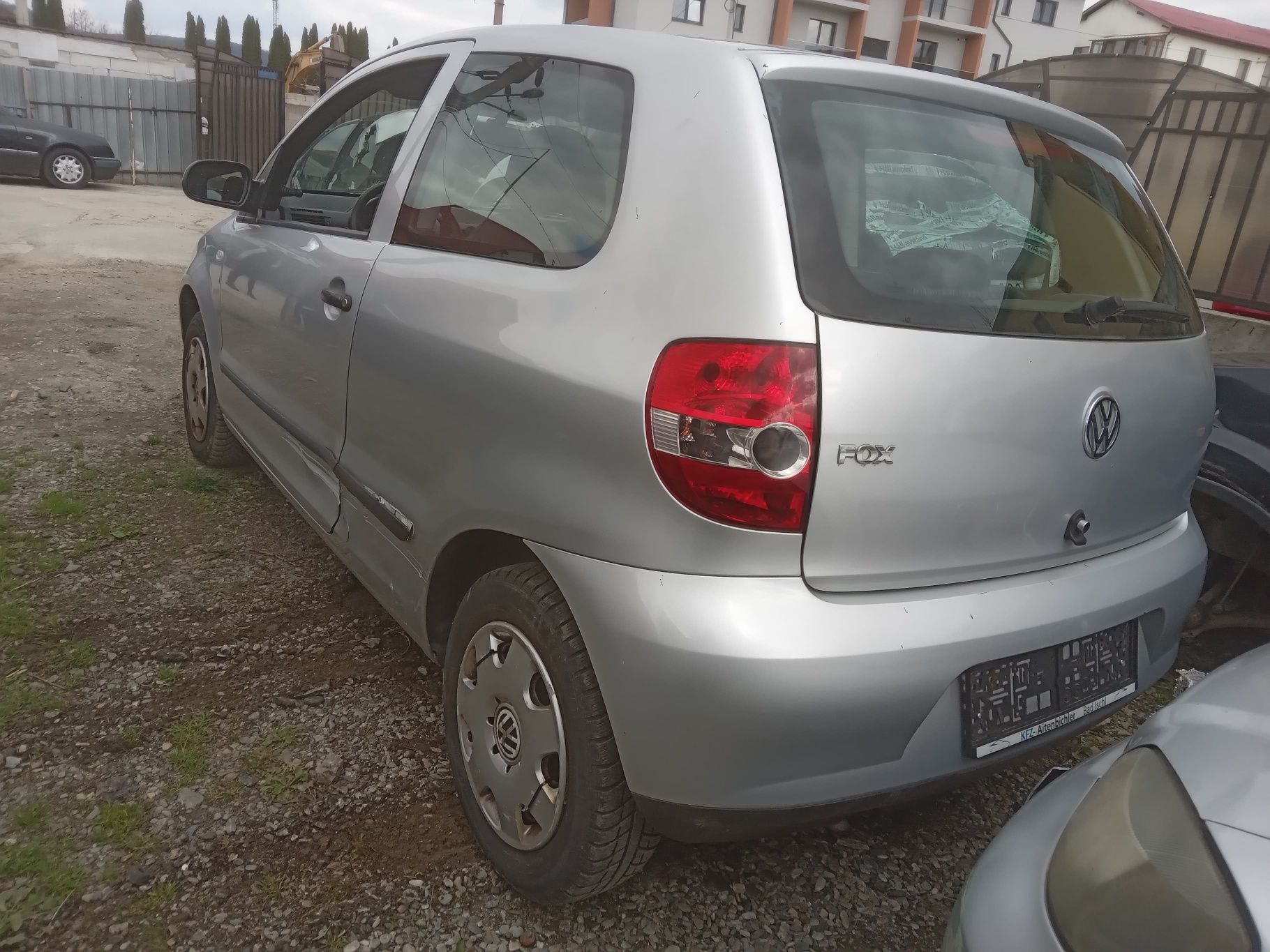 Dezmembrez wolkswagen,vw  Fox 1.2 benzină