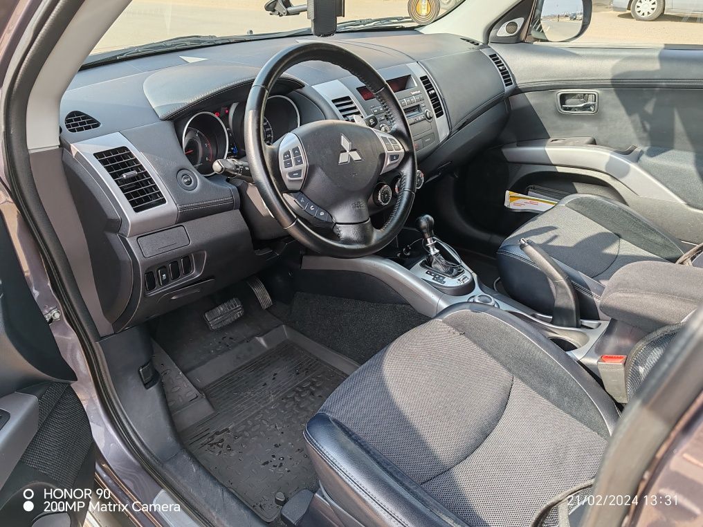 Mitsubishi Outlander 2012, 4x4, cutie automata, 7 locuri, 170.000 km