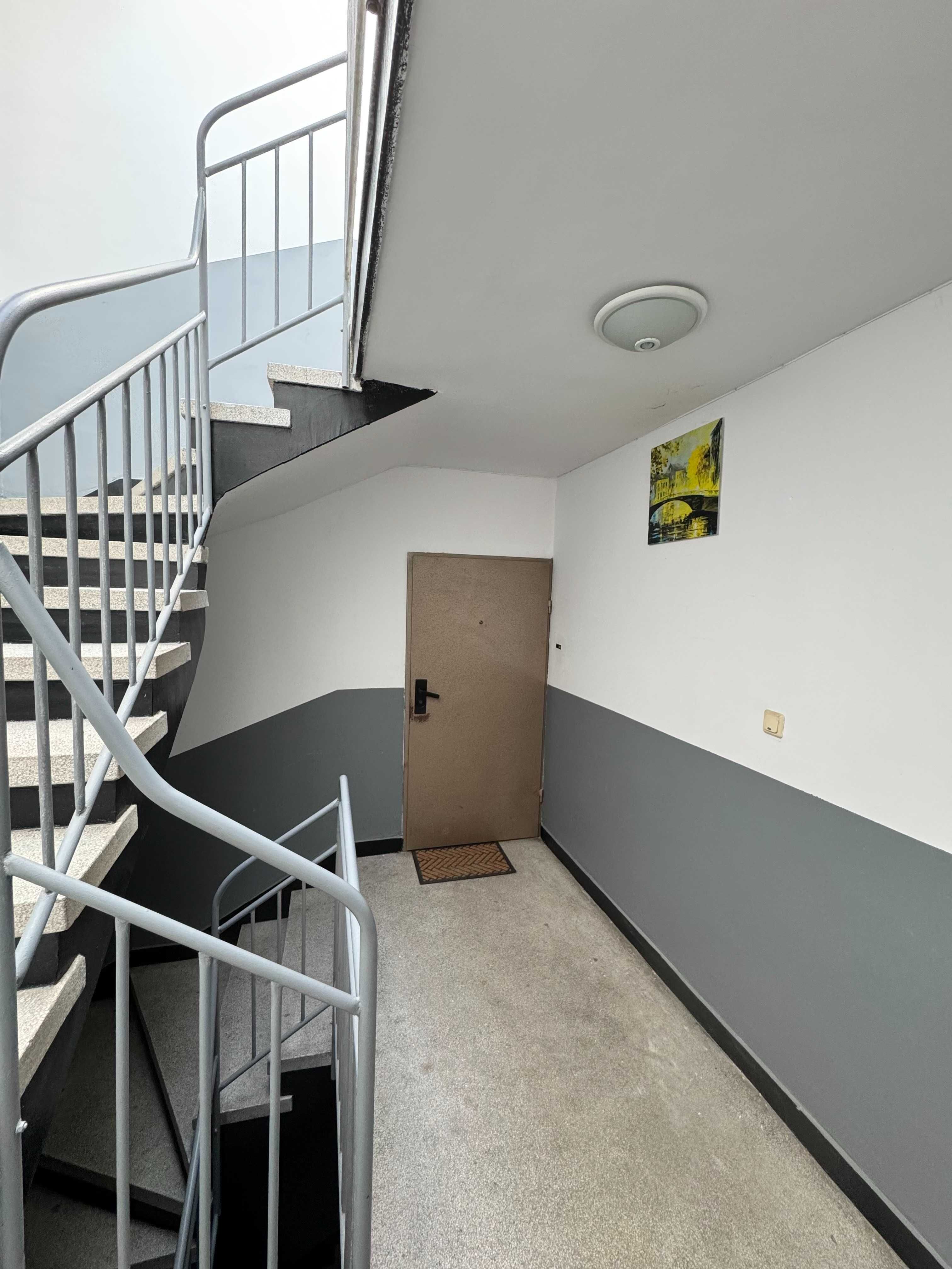 Продава се 3-стаен апартамент - 71 кв.м, кв. Възраждане, Бургас