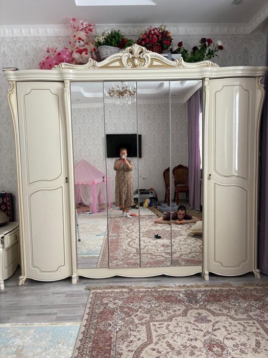 Продается шкаф 40000тг торг есть