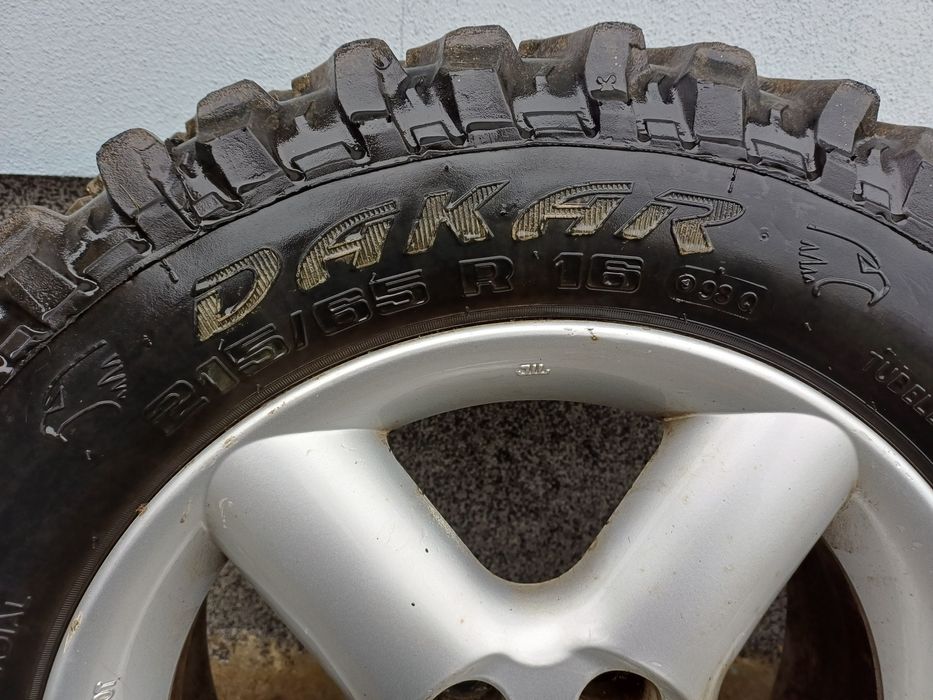 Roti 215 65 16  off-road  cu jante  nissan x-treil