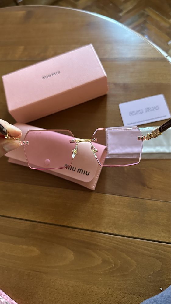 Ochelari de soare Dama Miu Miu, cu saculet si cutie