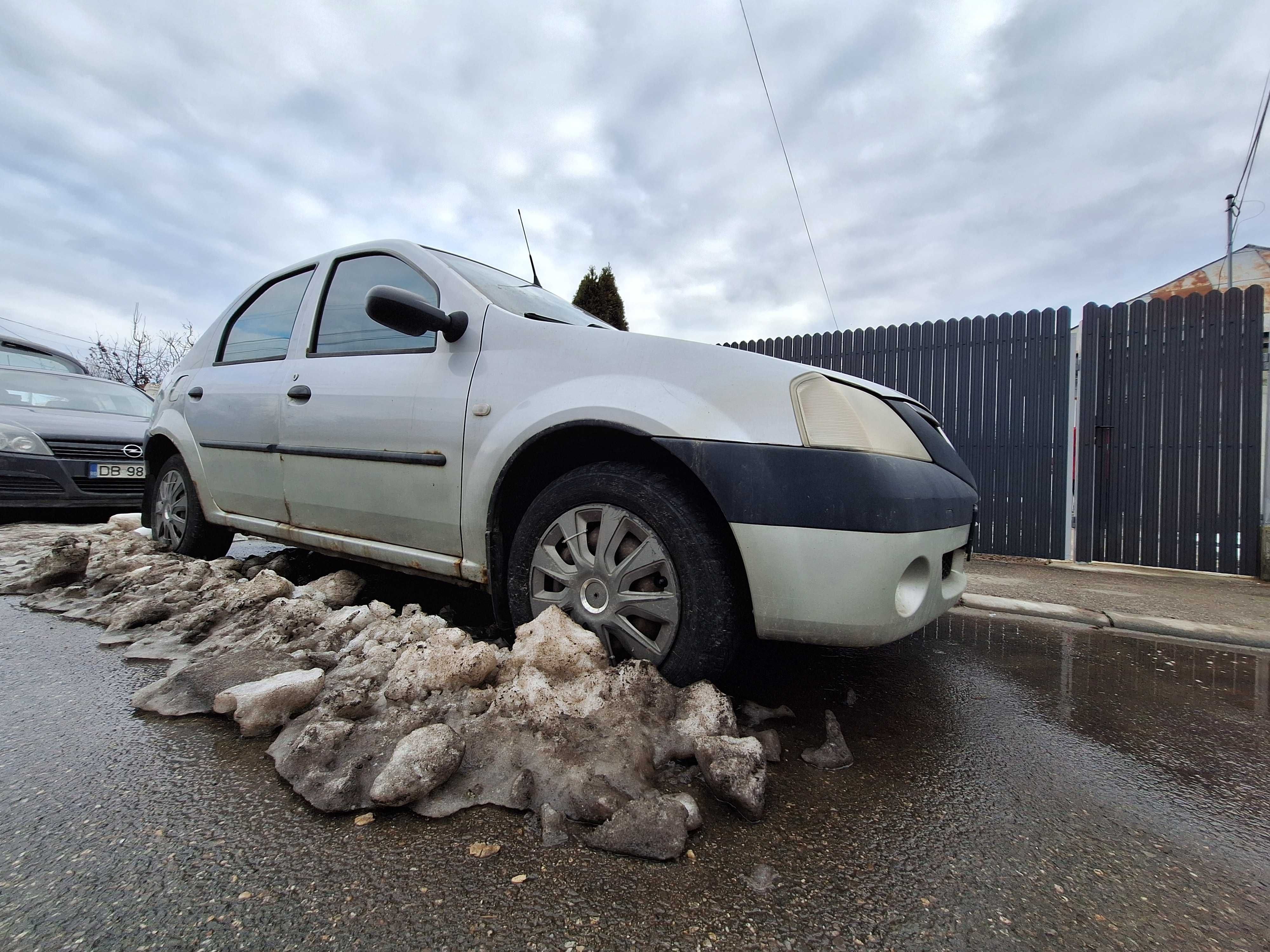 Dacia Logan autoturism