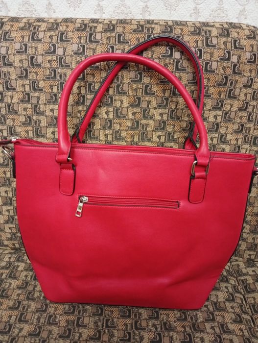Продам женскую сумку размер 43*30