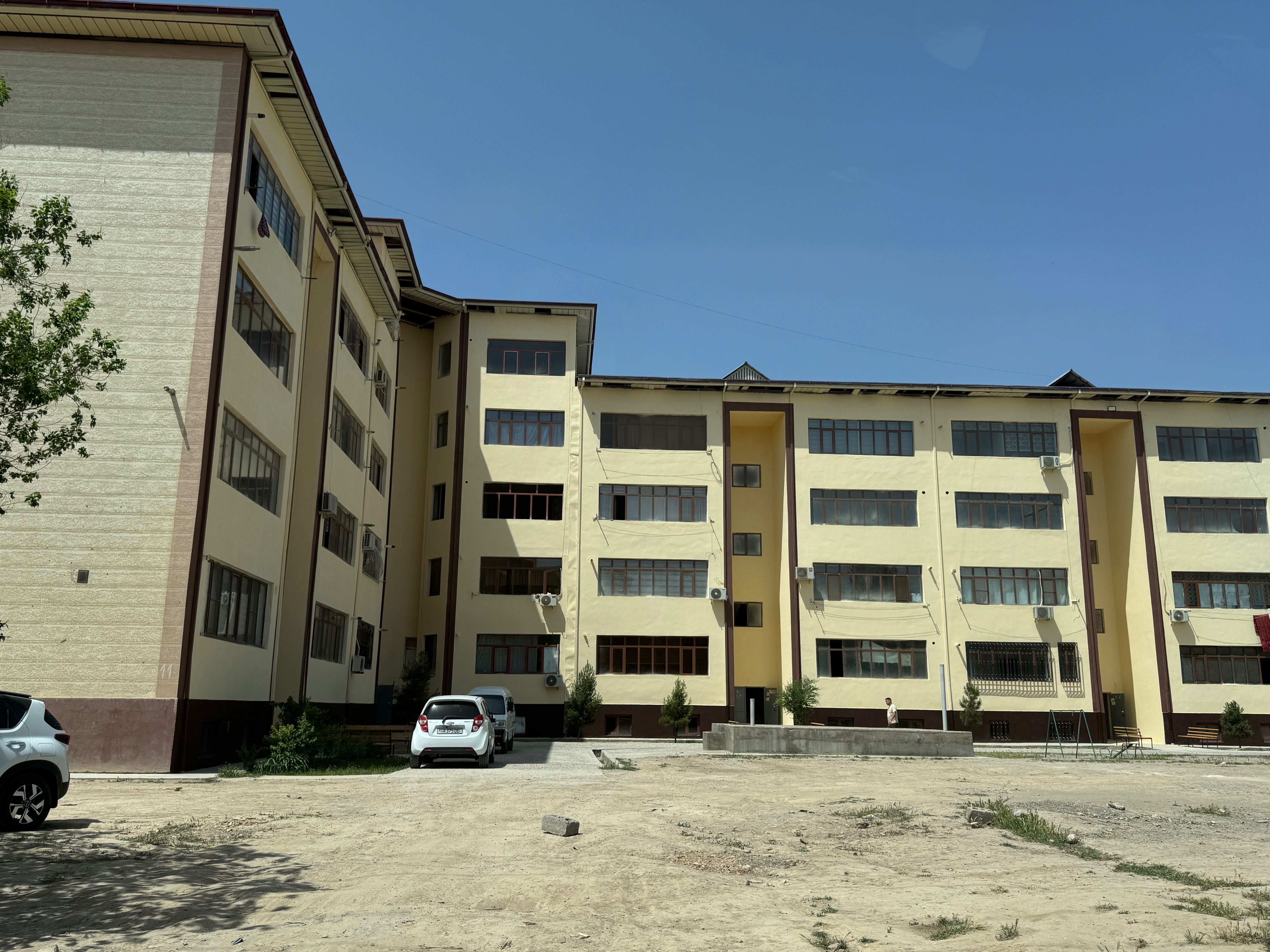 Narxi kelishiladi. 3-mikrarayon 96-kv 5-etaj  23-maktab yonida