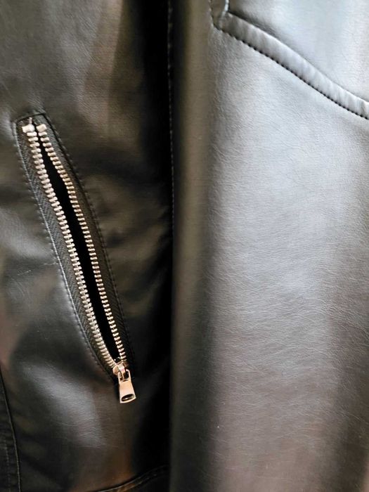 Дамско черно яке