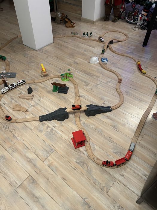 Set sina de lemn + trenuri .!!