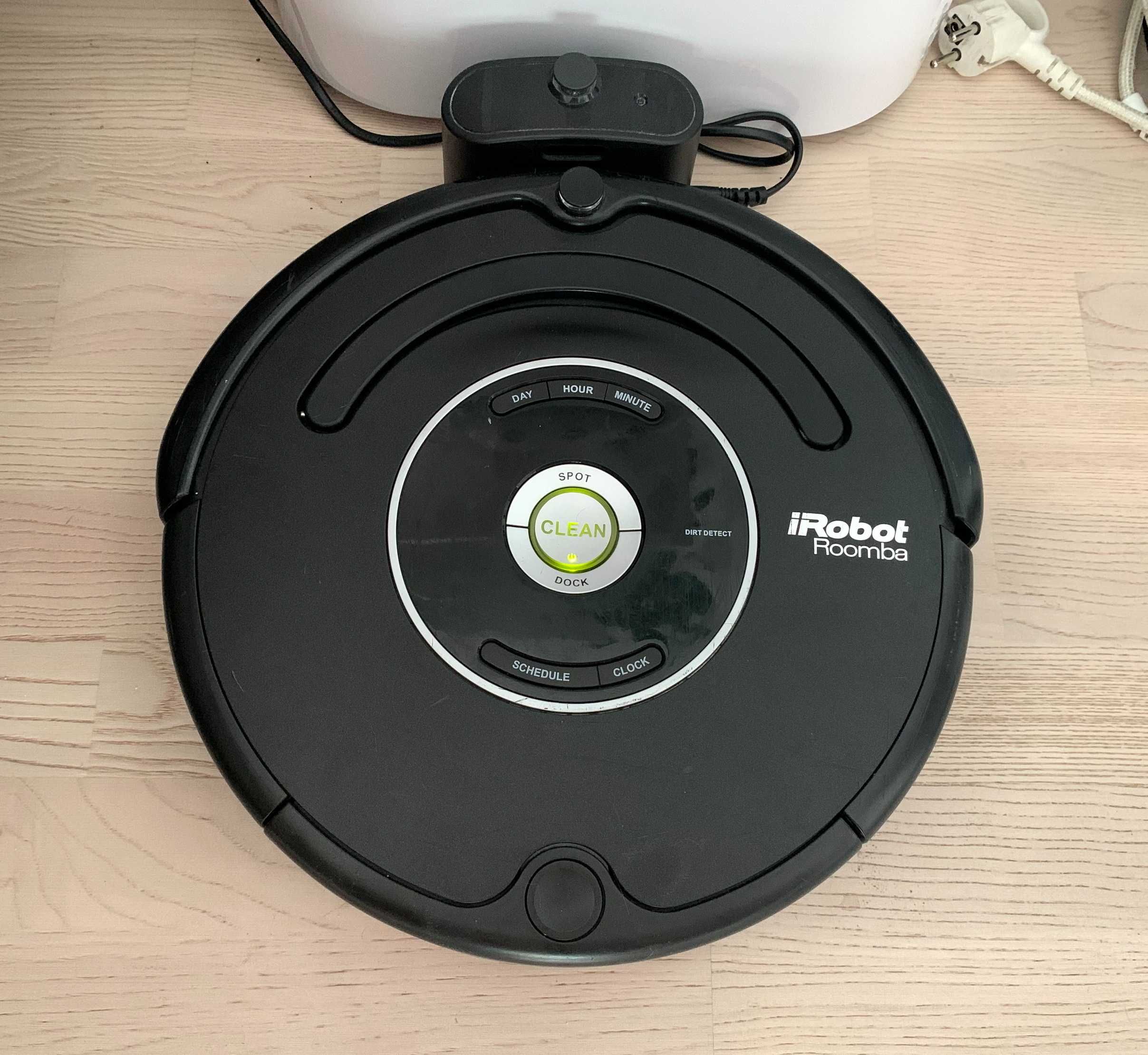 Robot aspirare iRobot Roomba 581 - fara baterie