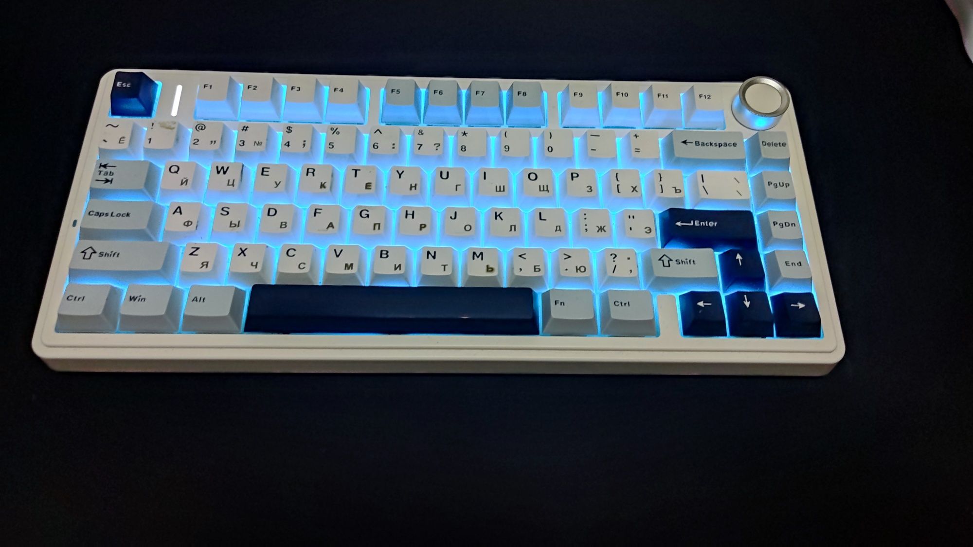 Продам игровую  механическую клавиатуру