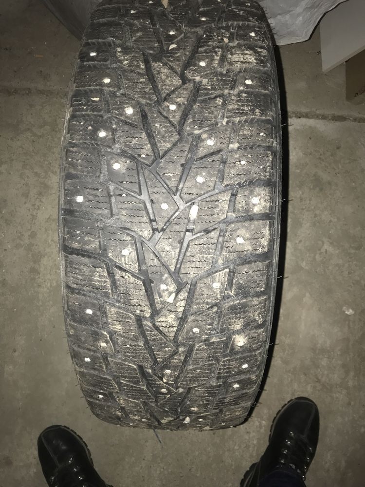 245/45/19R продам резину Dunlop winter ice 2 (1шт)