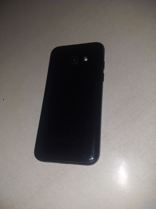 Telefon smartphone prezentabil.