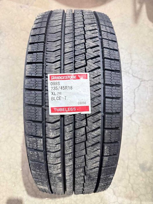 235 45 R18 Bridgestone Blizzak Ice липучка новые зимние 2025 Япония