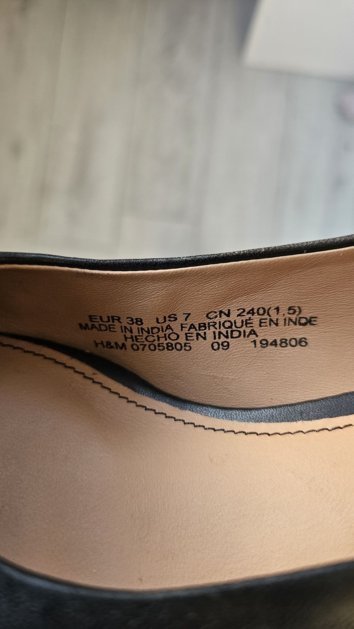 Pantofi H&M,dama,din piele, marimea 38