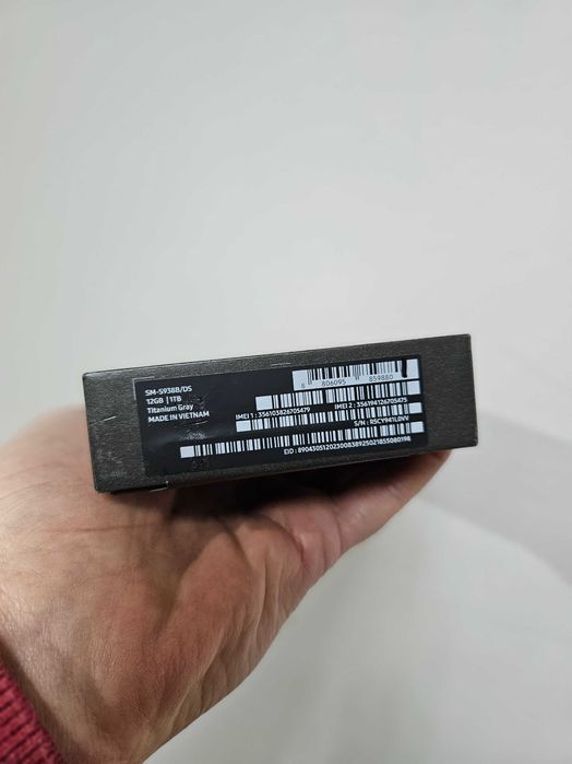 Samsung Galaxy S25 ultra 1 Tb nou la cutie.