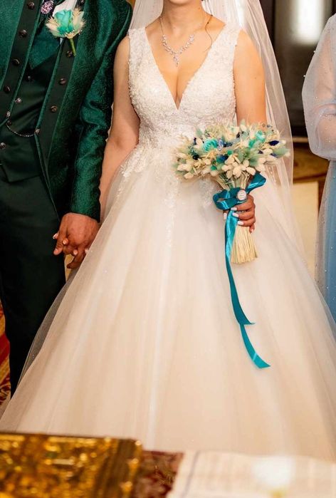 Vând rochia mireasă