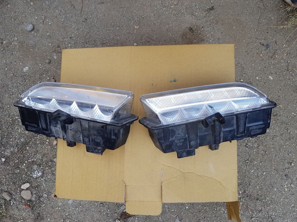 Lumini ceata renault Clio 4