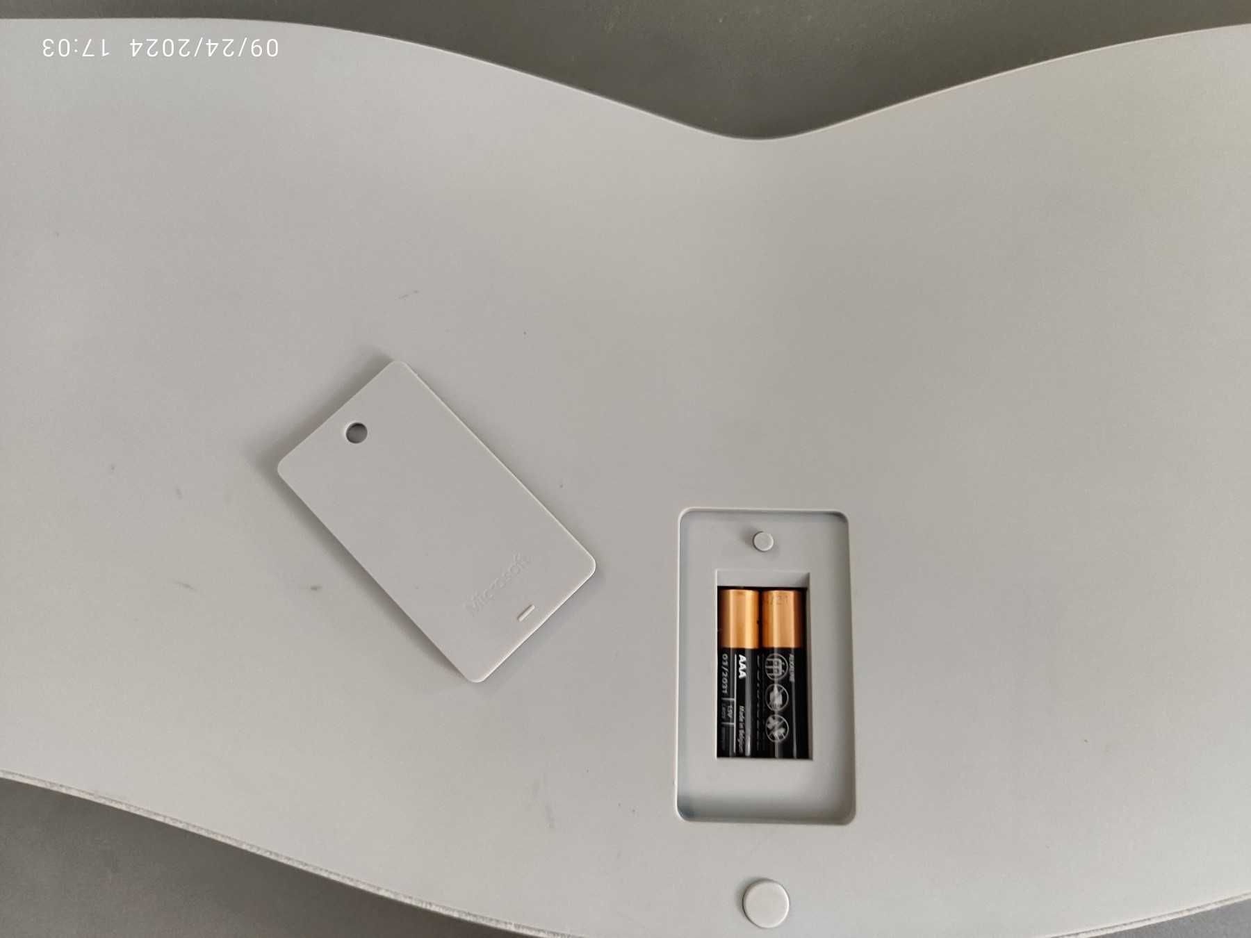 Microsoft Surface (ергономична клавиатура)
