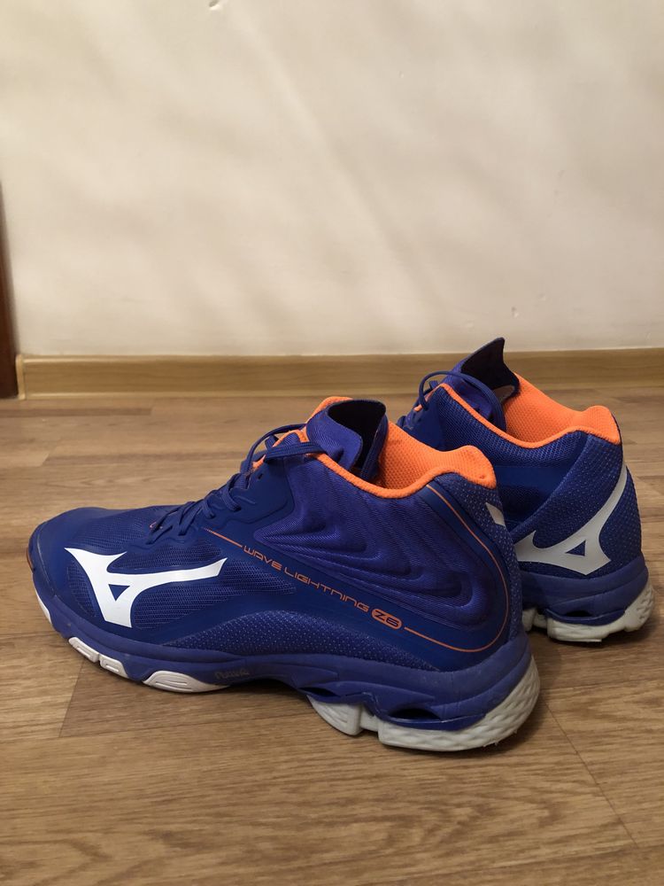 Кроссовки волейбольные Mizuno