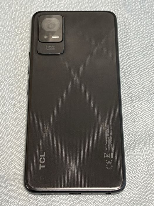 TCL  405 32 gb.