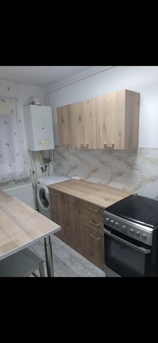 Închiriez apartament 2camere, decomandat, etaj 1, Argeșului, 300m UMF