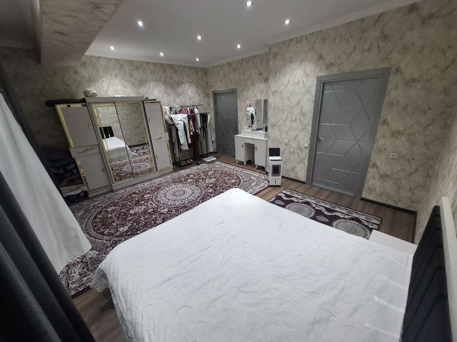 Янгийуль Шахар лаззат махала 200 к.м 6 хона