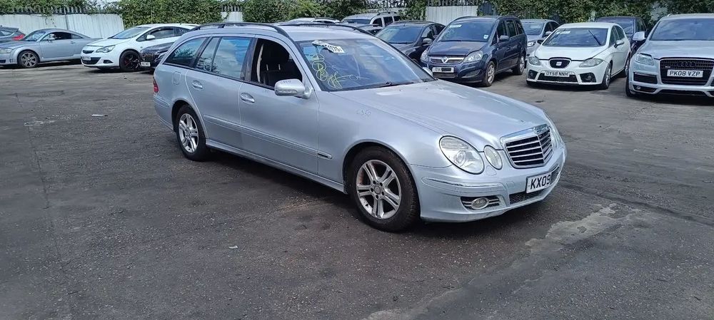 Dezmembrari / Dezmembrez Mercedes Clasa E T-Model (S211) 2.2 CDI 646821 cutie viteze automata cod culoare 775 Iridium Silver
