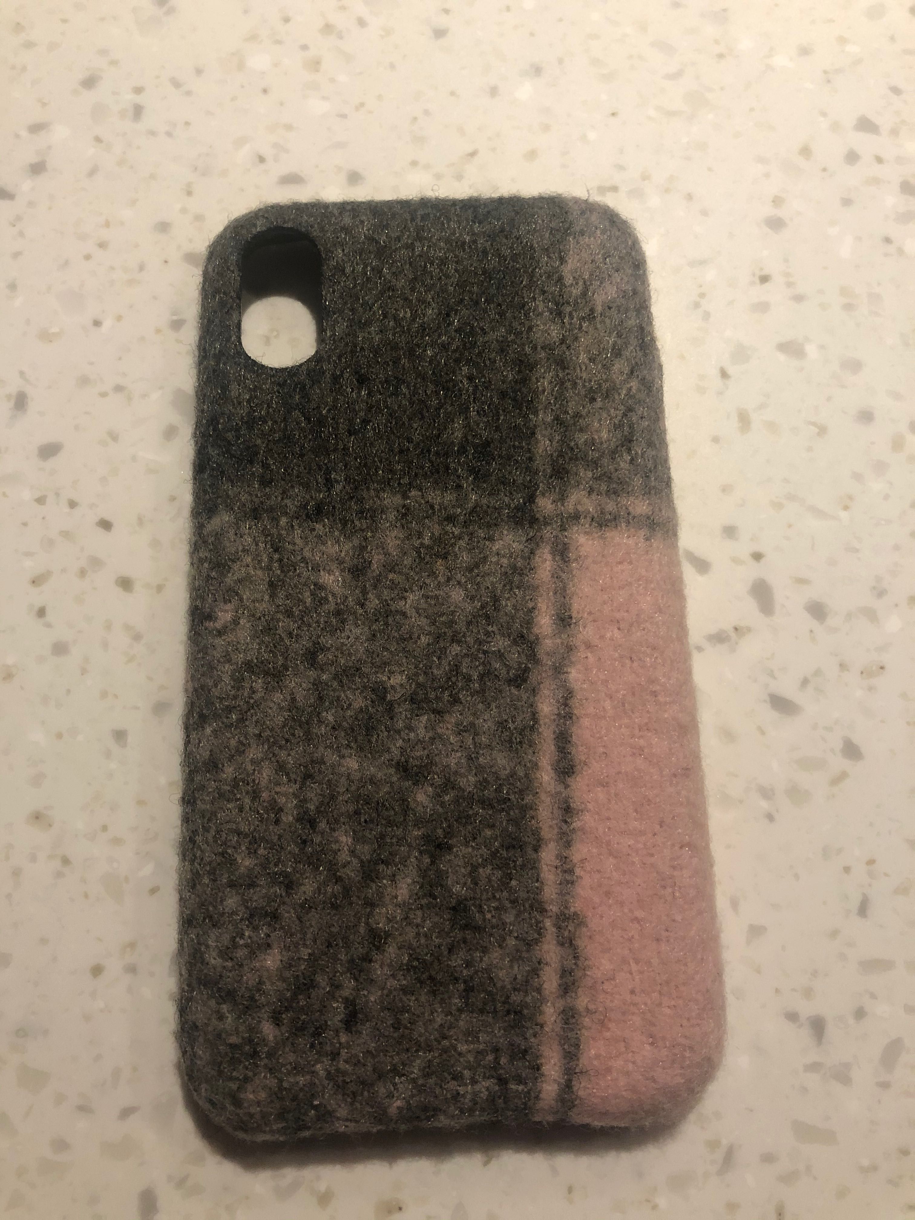 iPhone X Case- 10 лева, калъф за слушалки- 5 лева