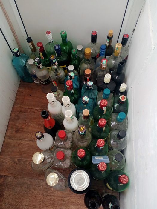 Продам пустые бутылки