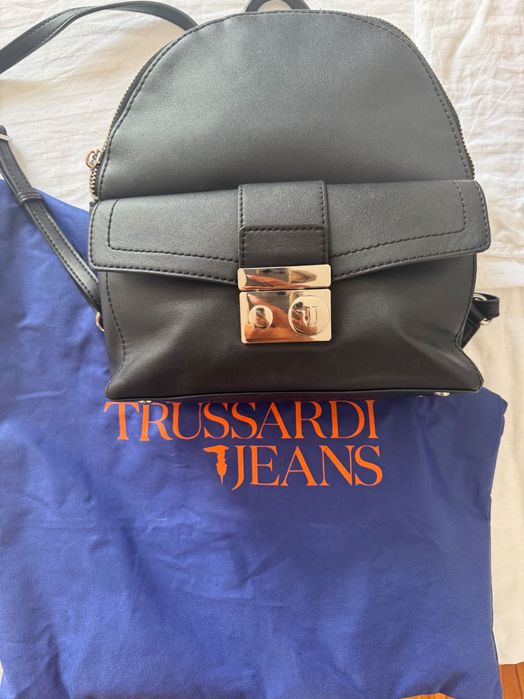 Раница на Trussardi и колан от Kuseva