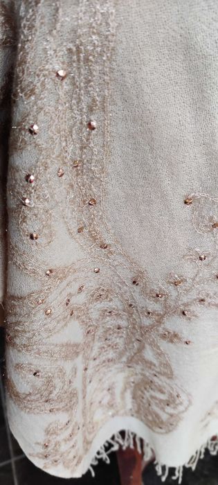 sal fular esarfa Calitate Extra, NOU, 76 cm * 185 cm, crem cu strasuri