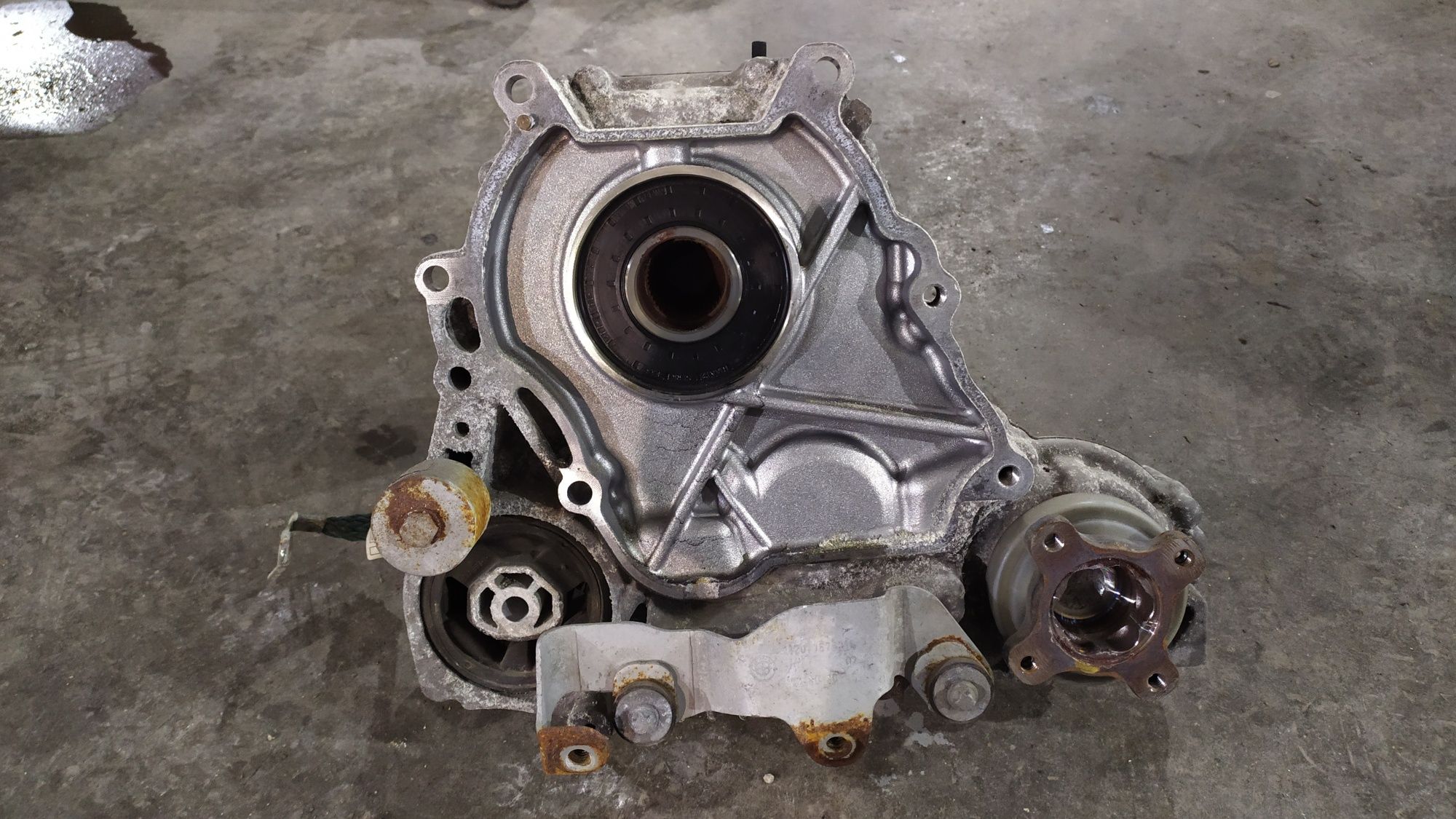 Раздатъчна кутия ATC35L BMW F01 F02 F06 F07 F10 F11 F12 БМВ Раздатка