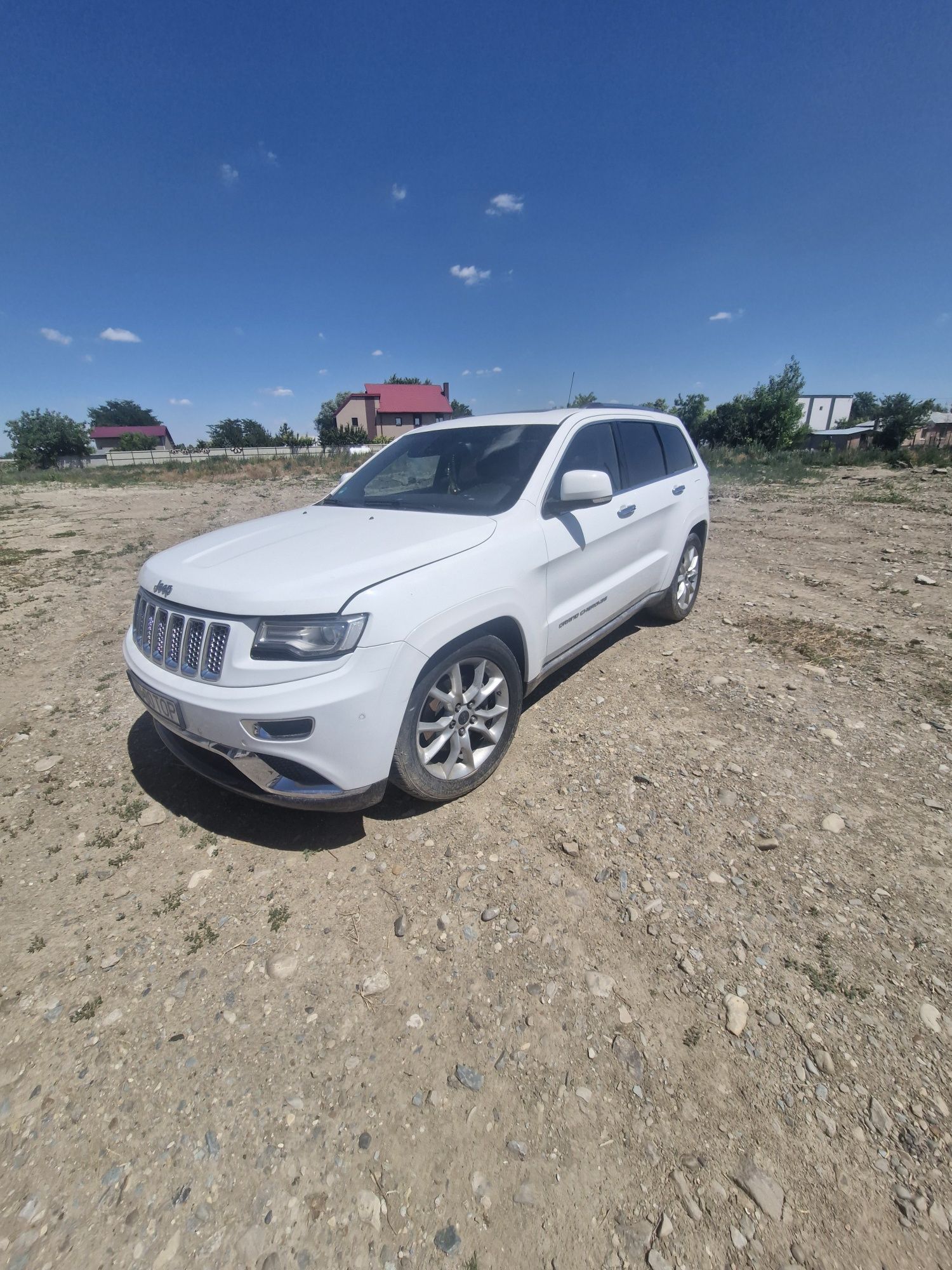 Vând Jeep Grand cherokee