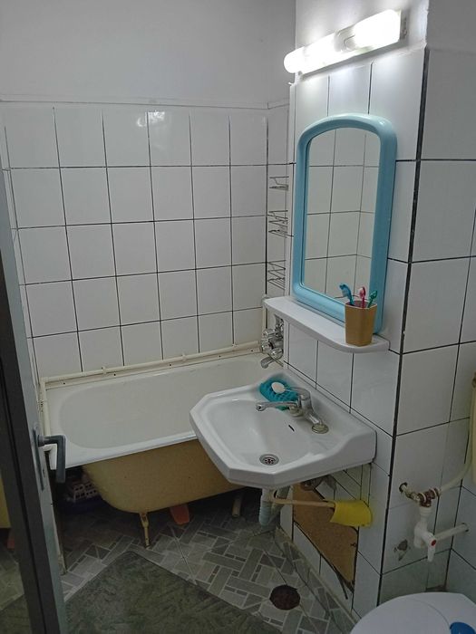 Vand apartament 2 camere