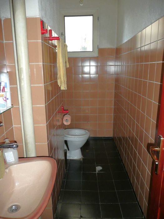 Двуфамилна масивна жилищна сграда в гр. Перник, кв. Байкушева махала