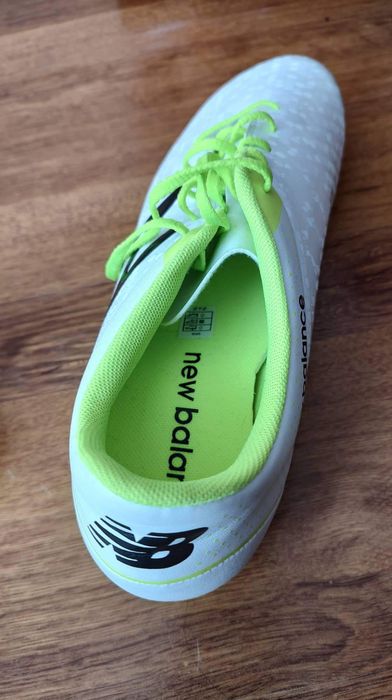 Футболни обувки New balance, бутонки за трева