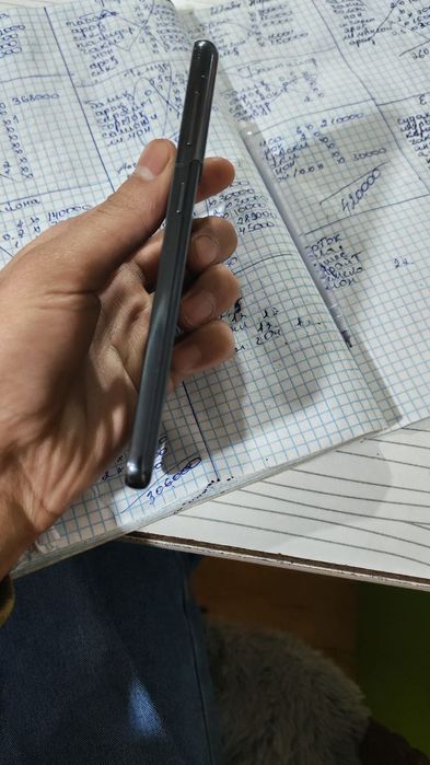 Samsung S21 oynasi singan 256gb qolgan jlylari cotki iwledi