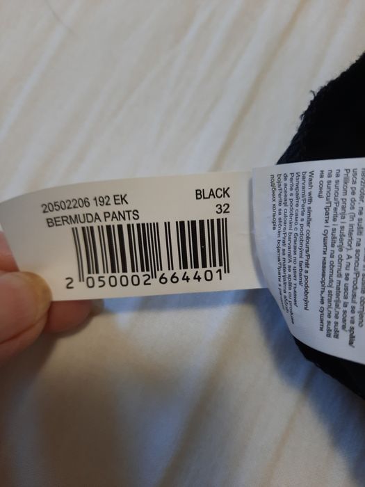 Vand pantaloni scurți dama