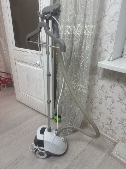 Продам паровой утюг Vitek