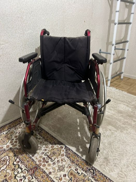 Инвалидная коляска