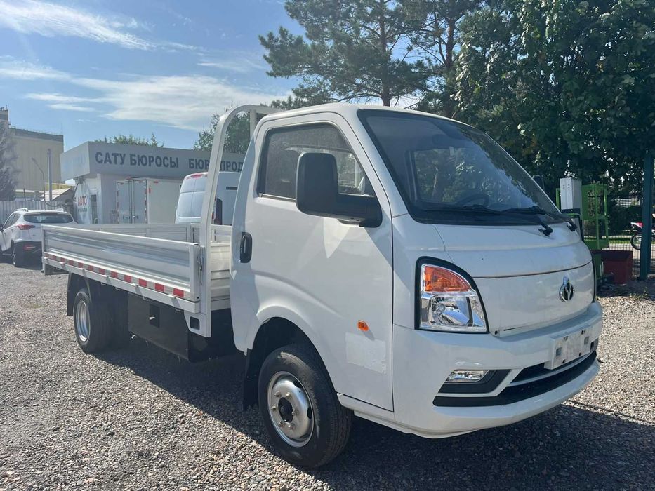 Продам бортовой грузовик KYC — автомобильный суббренд Changan.