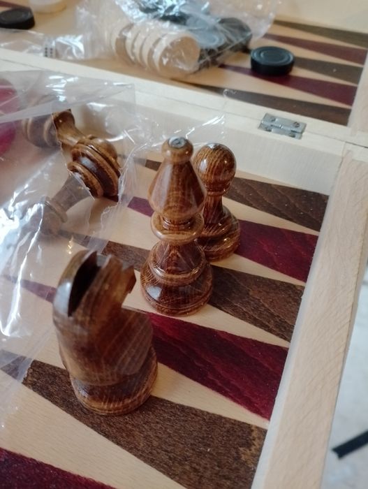 Sah mare cu piese de table Romania
