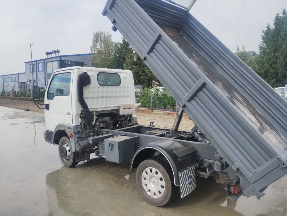 Nissan cabstar Basculabil Trilateral 3.5T
