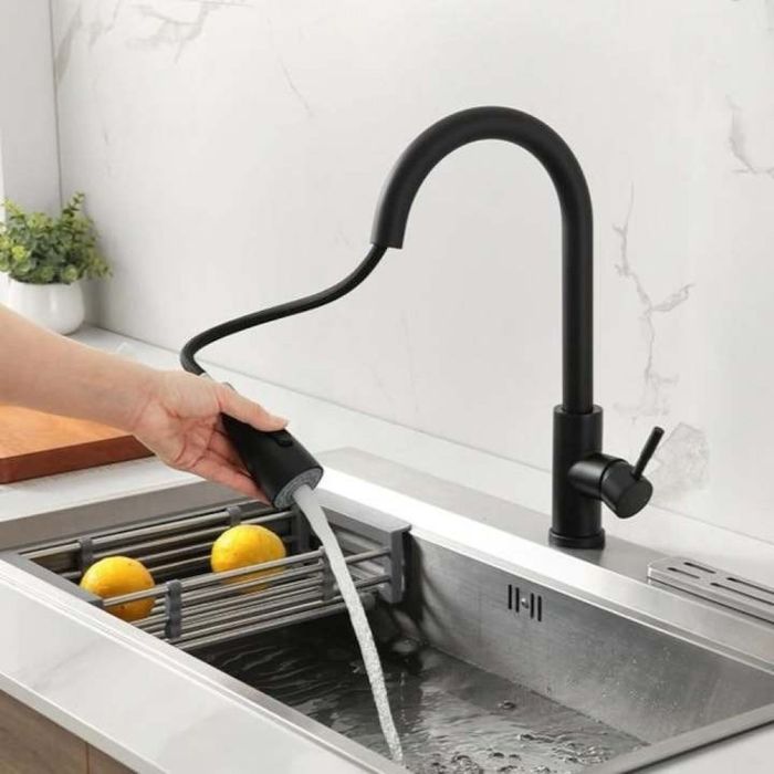 Кухненски смесител с издърпва се душ