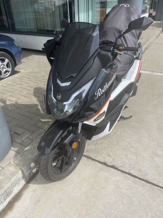 Scuter 125 cc Mitt GTS