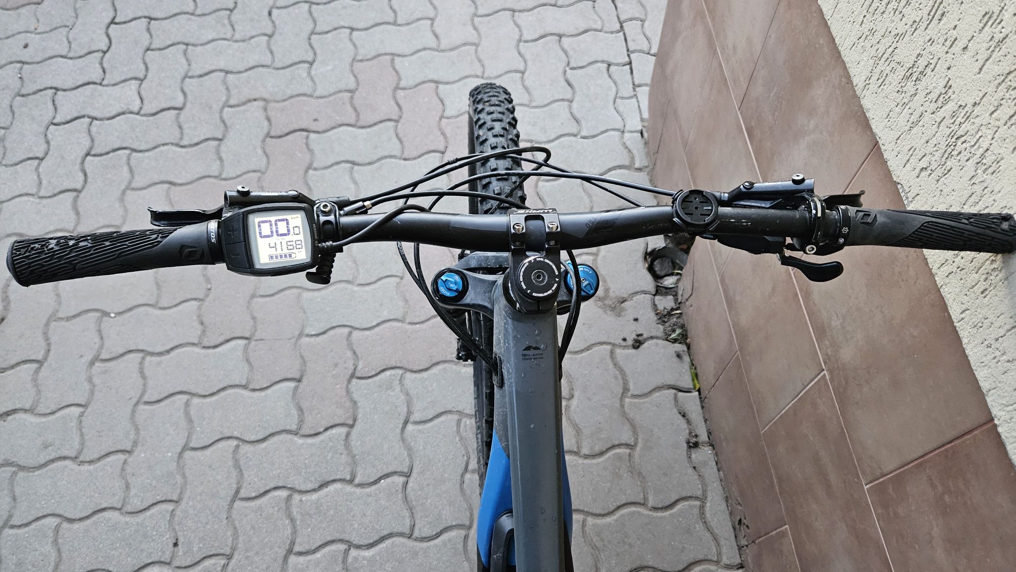Bicicleta electrica Cube Stereo  roti  29