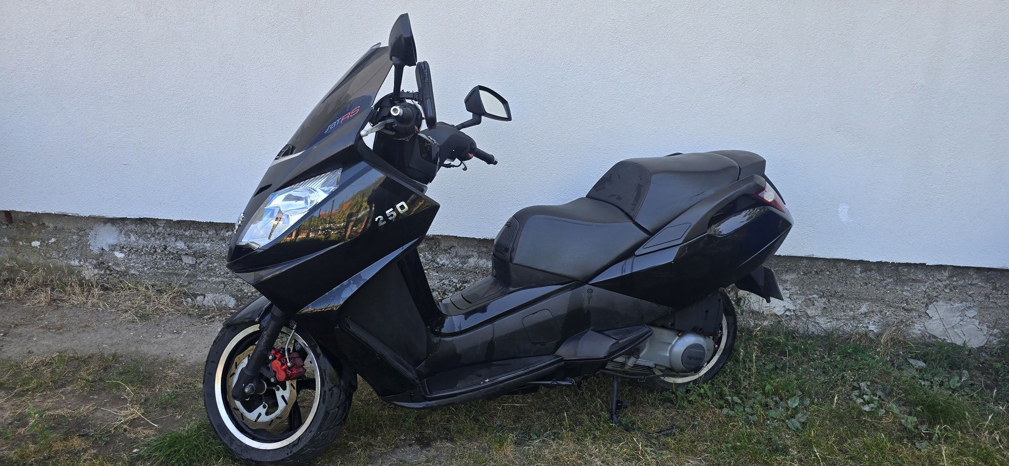 Peugeot 250 в много добро състояние