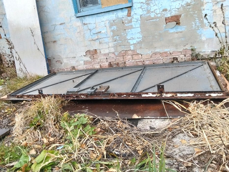 Прода входную дверь